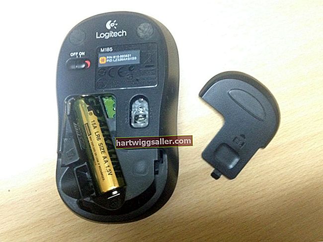 Paano Mag-reset ng isang Logitech Wireless Mouse