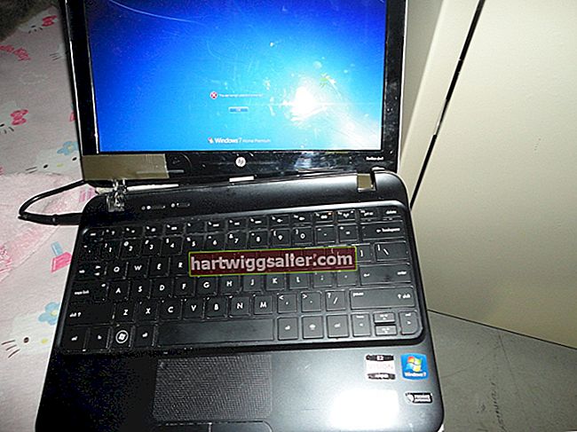 Ano ang Sanhi ng Mensahe na "Naka-plug in, Hindi Pagsingil" sa isang Laptop?